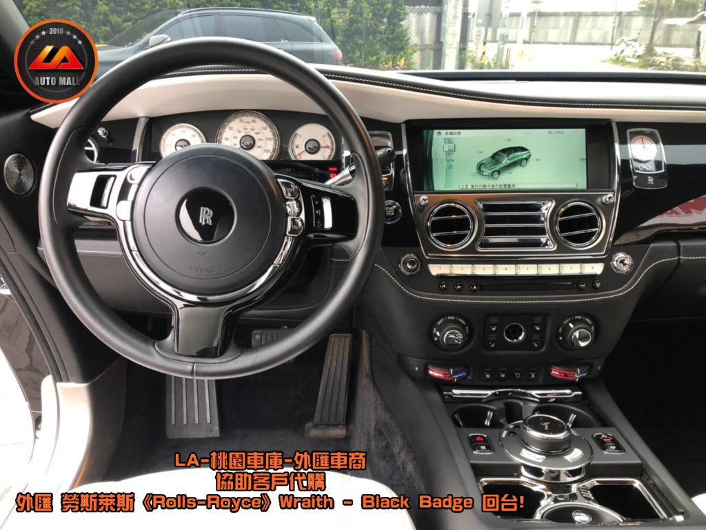 【台灣外匯車商推薦】暗黑女神降靈! 外匯 勞斯萊斯 Wraith Black Badge 獨家代購回台。 代購勞斯萊斯 Rolls-Royce Wraith Black Badge外匯價格、配備、馬力、規格、油耗介紹，LA-桃園車庫代購外匯 勞斯萊斯 Wraith Black Badge 回台價格會划算嗎? ，勞斯萊斯Wraith Black Badge外匯車代購流程開箱分享。桃園、台北、新竹、北部地區有推薦的外匯車商嗎? LA桃園車庫是台灣Mobile01、PTT網友推薦的外匯車商之一!為什麼大家都要推薦LA-桃園車庫外匯車商代購外匯車呢?LA-桃園車庫評價又是如何？LA-桃園車庫是黑心車商嗎？